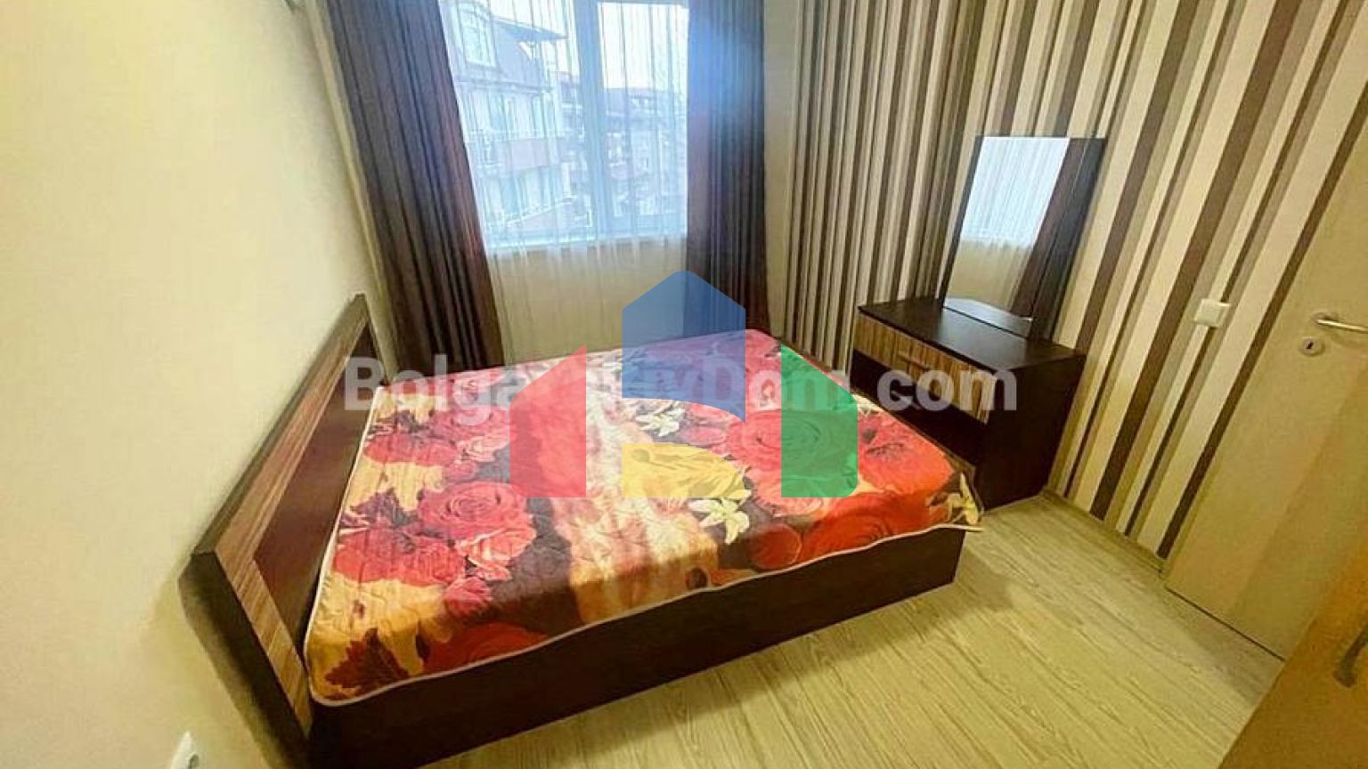 Трикімнатна квартира в Віп Зона