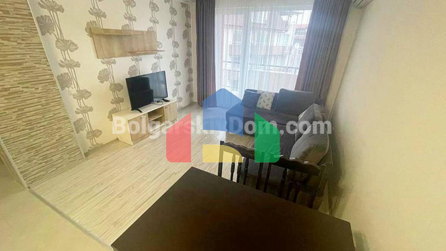 Трикімнатна квартира в Віп Зона