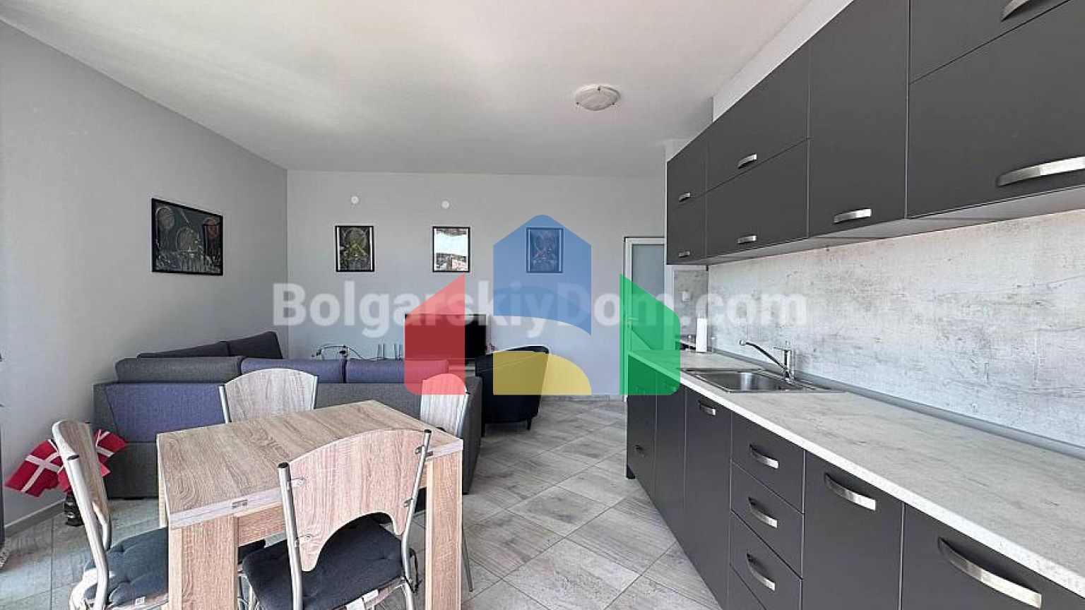 Трикімнатна квартира в Піроп Сіті