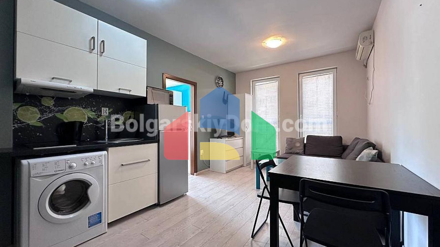 Двокімнатна квартира в Санні Дей 6