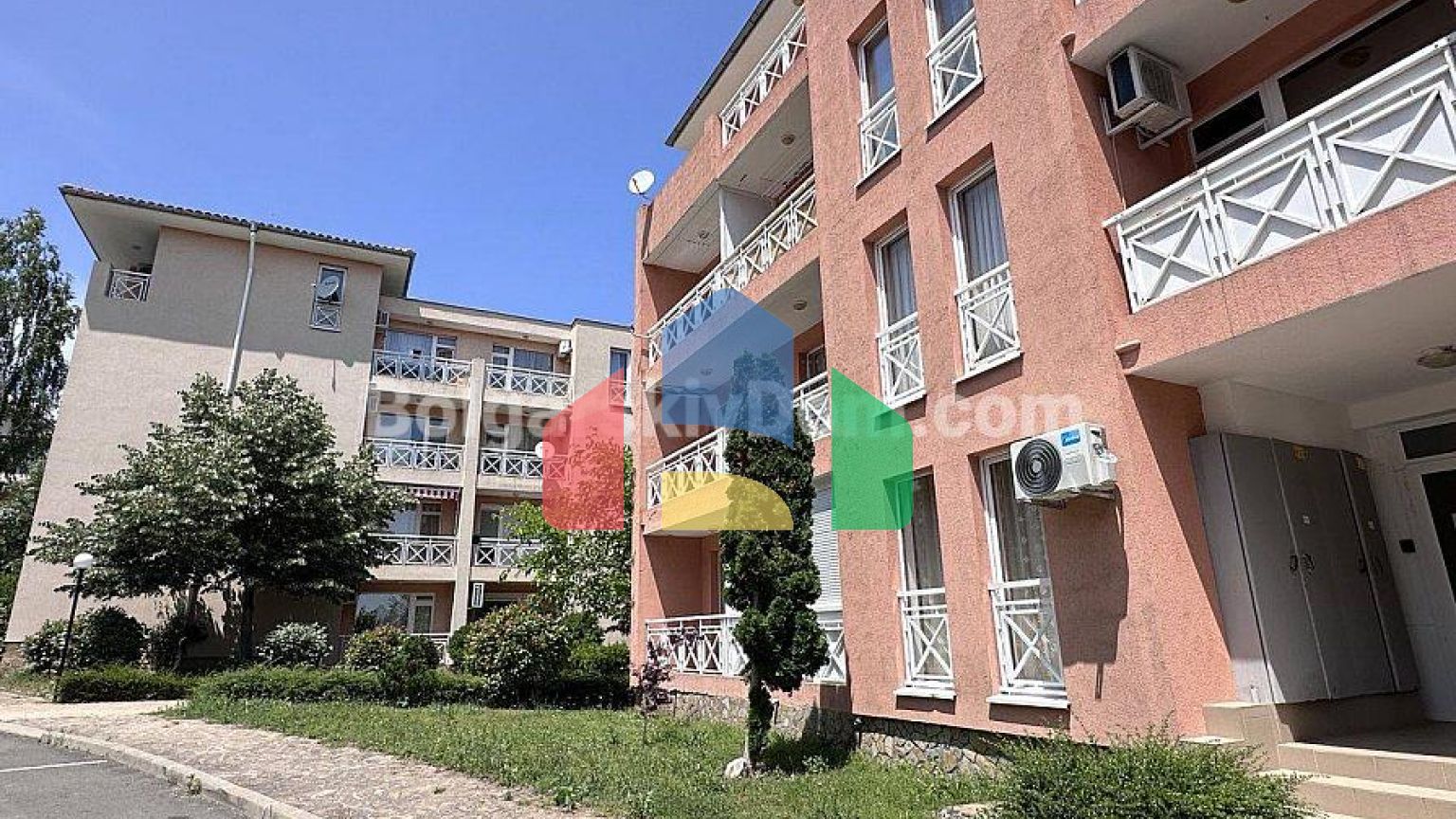 Двокімнатна квартира в Санні Дей 6