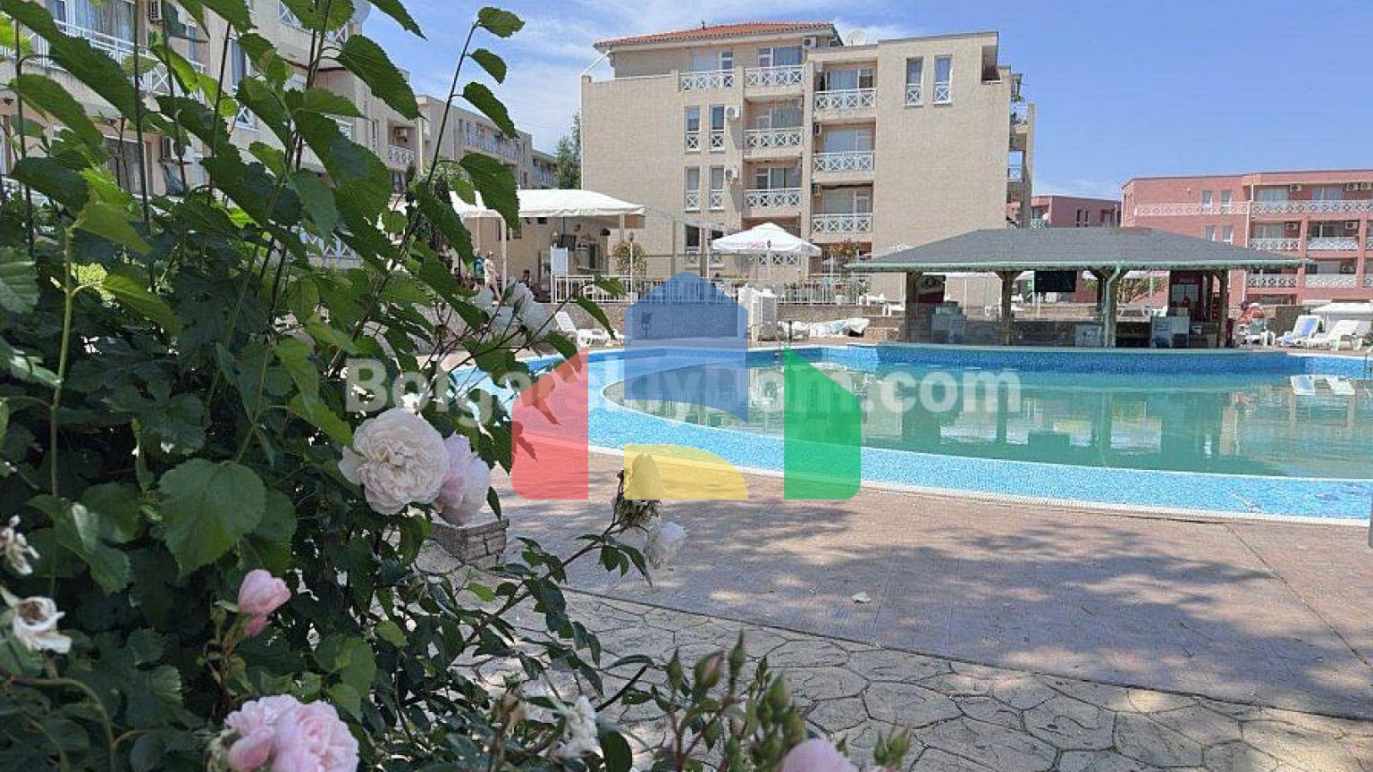 Двокімнатна квартира в Санні Дей 6