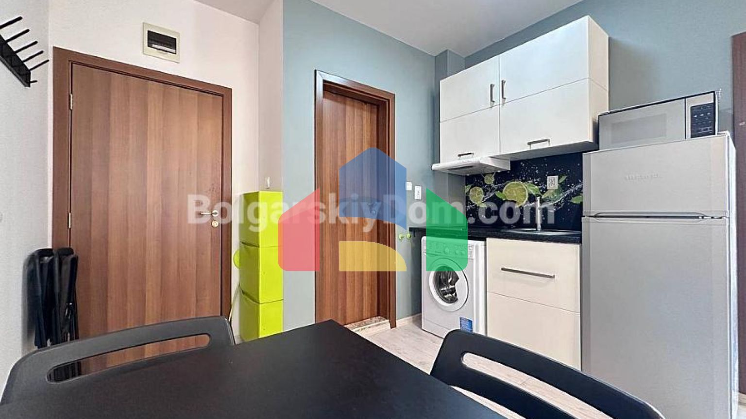 Двокімнатна квартира в Санні Дей 6