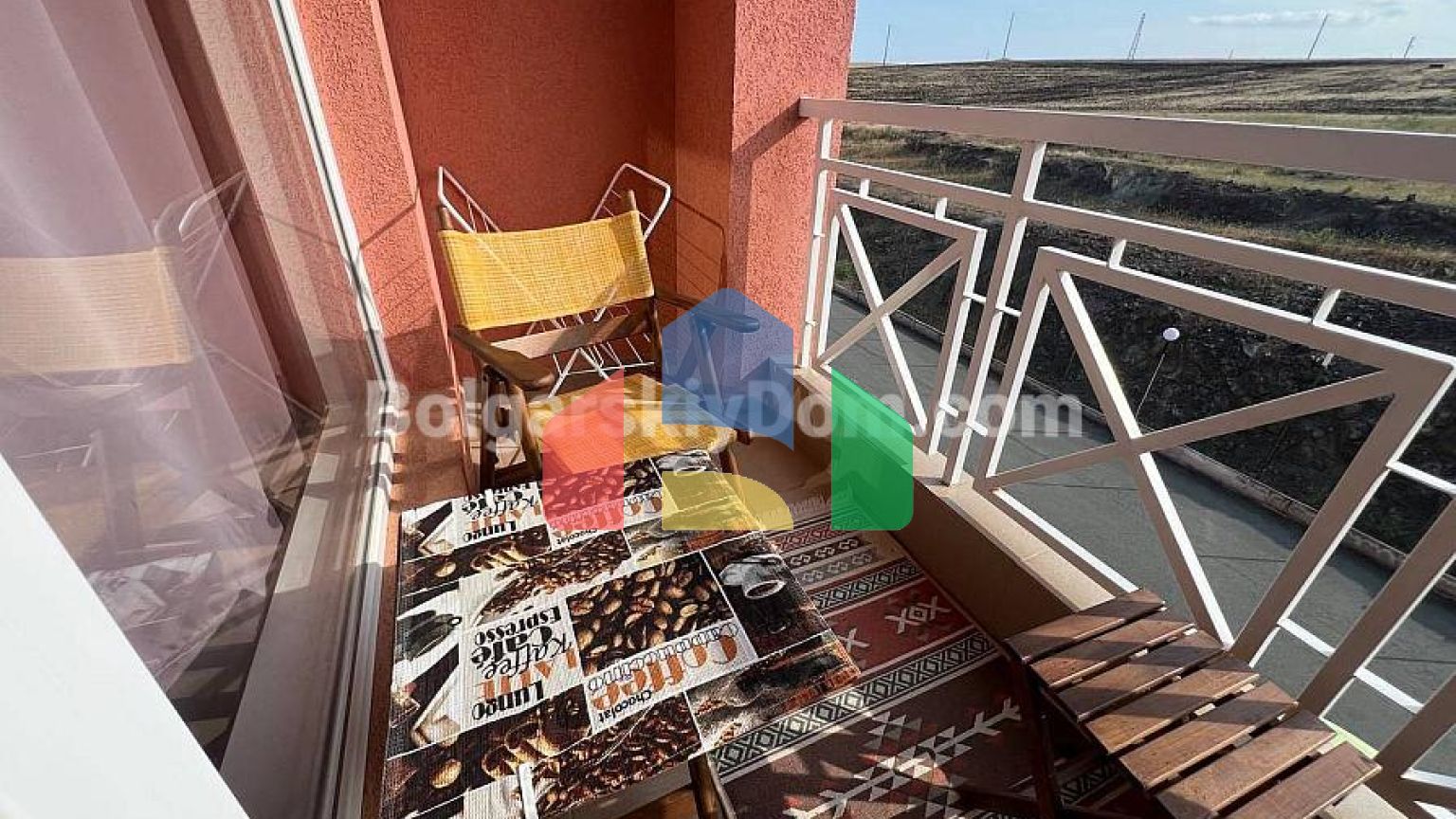 Двокімнатна квартира в Санні Дей 6