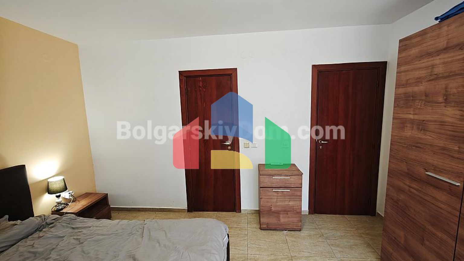 Трикімнатна квартира в Сан Вілладж