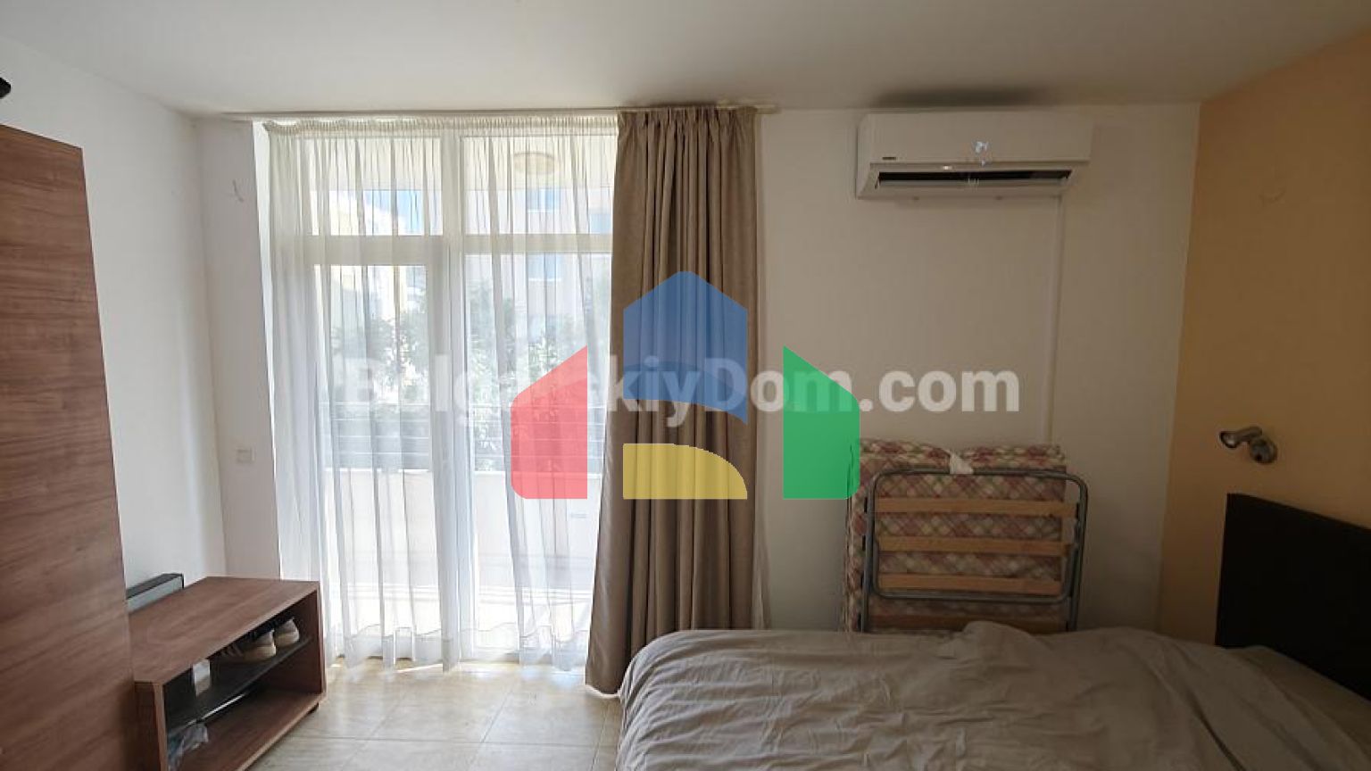 Трикімнатна квартира в Сан Вілладж