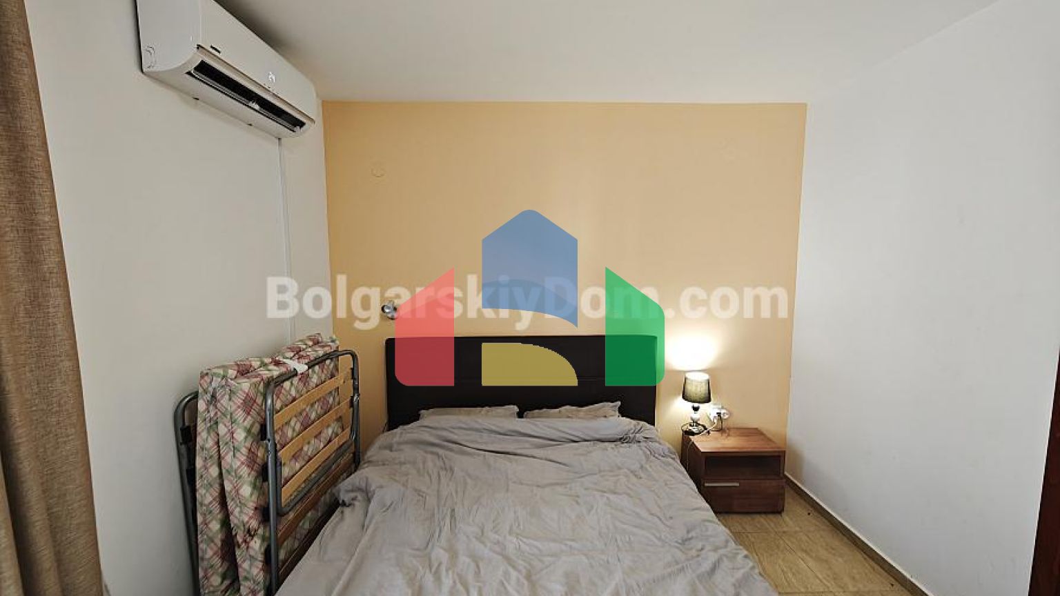 Трикімнатна квартира в Сан Вілладж