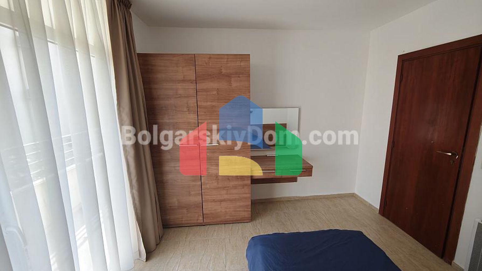 Трикімнатна квартира в Сан Вілладж