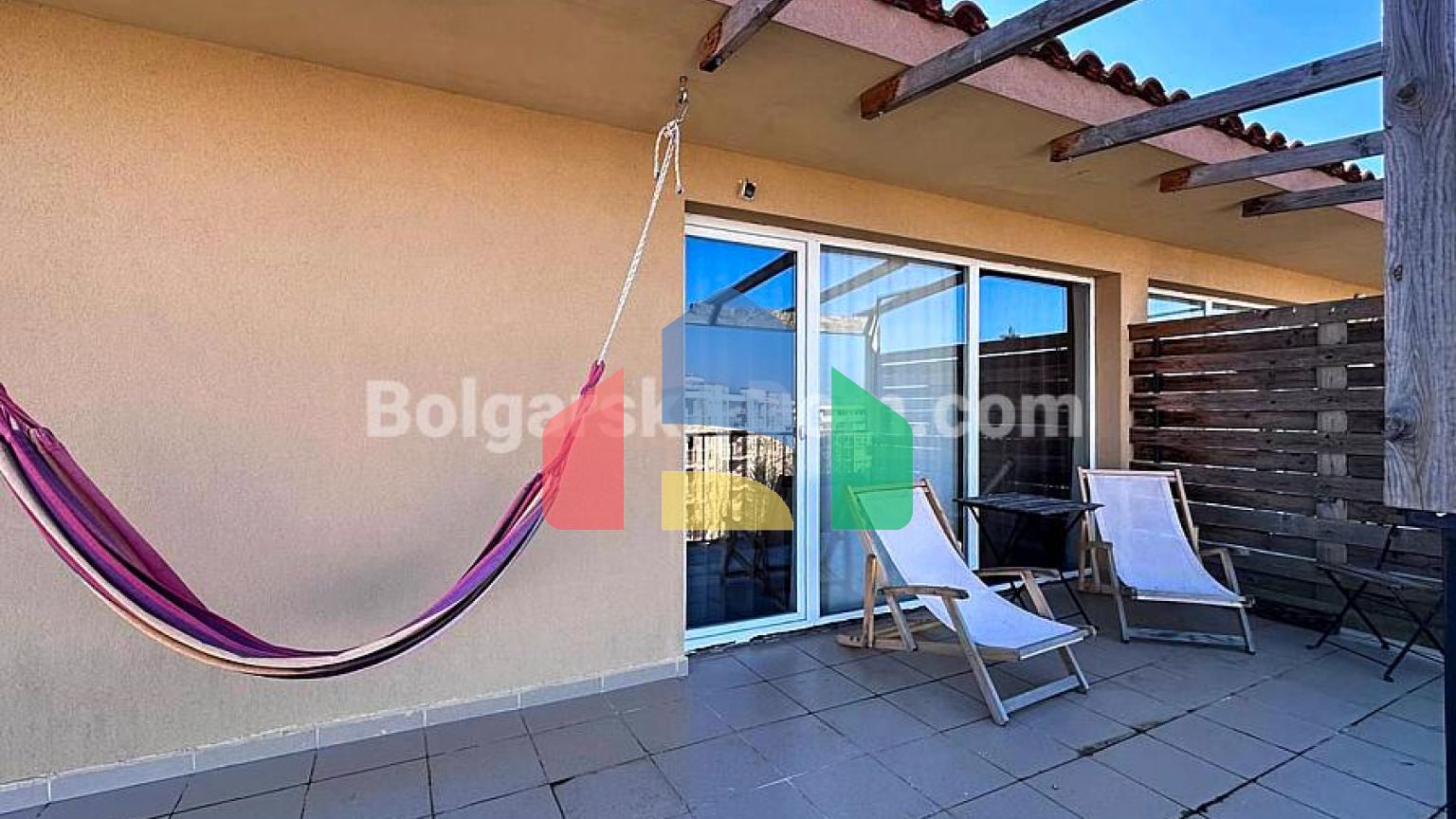 Трехкомнатная квартира в Санни Вью Централ 2