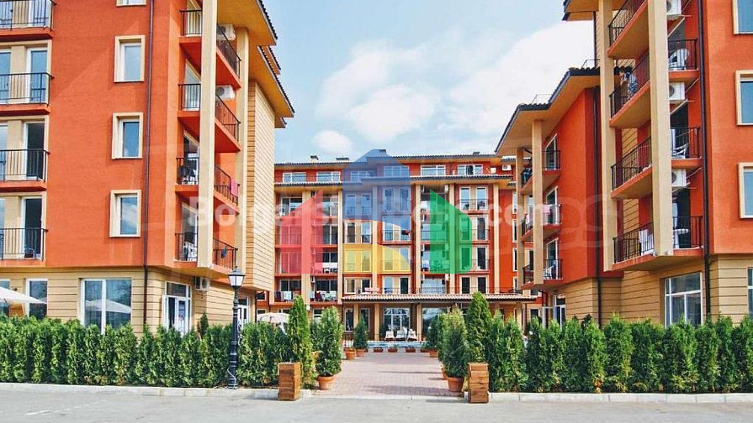 Трехкомнатная квартира в Санни Вью Централ 2