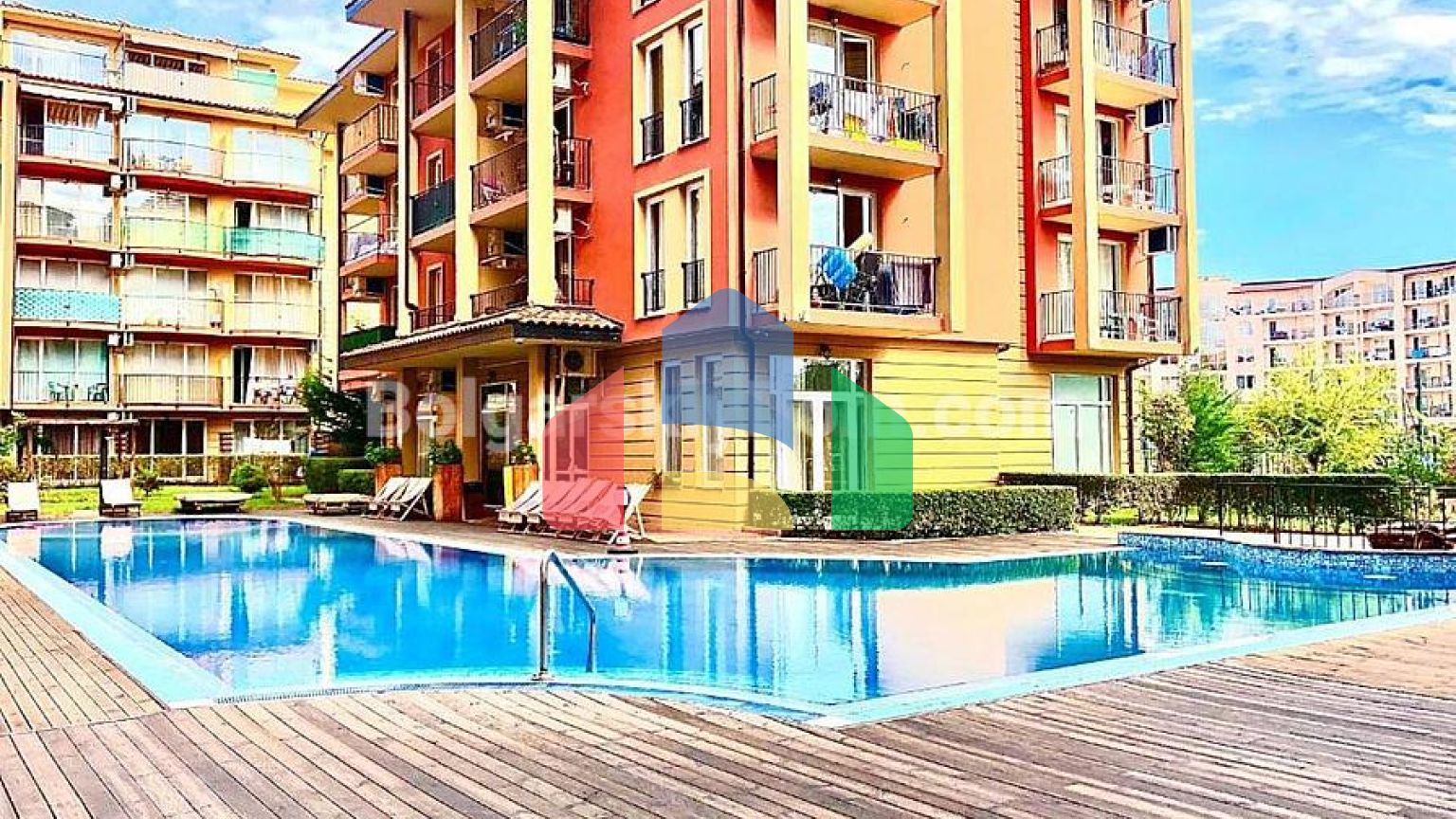 Трехкомнатная квартира в Санни Вью Централ 2