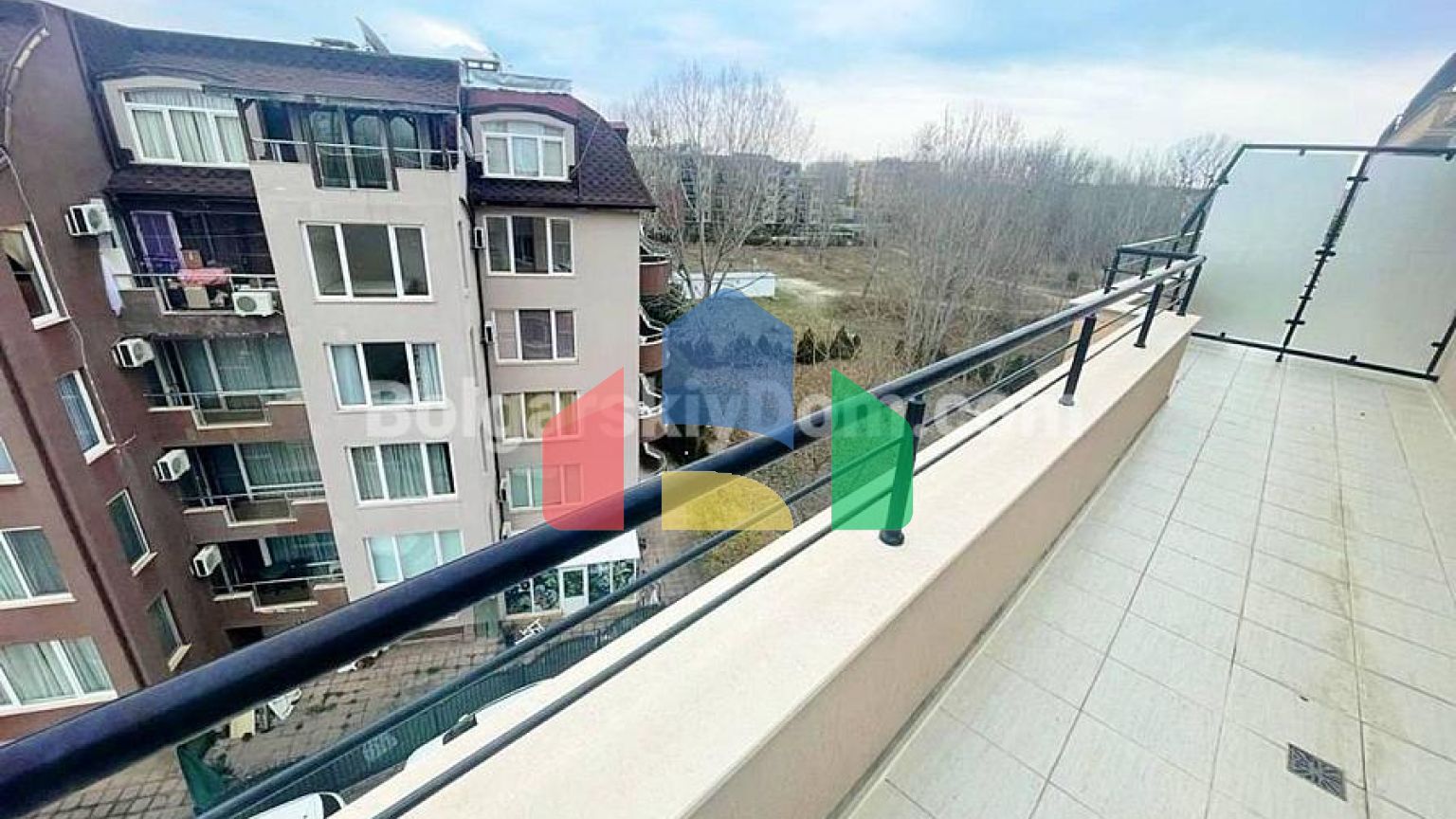 Чотирикімнатна квартира в Віп Зона