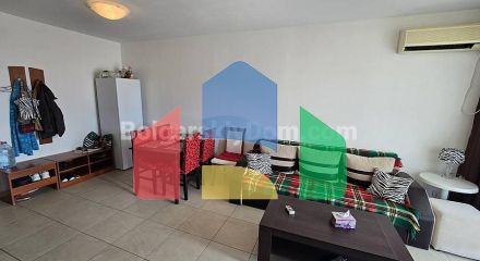 Двокімнатна квартира в Ештон Холл