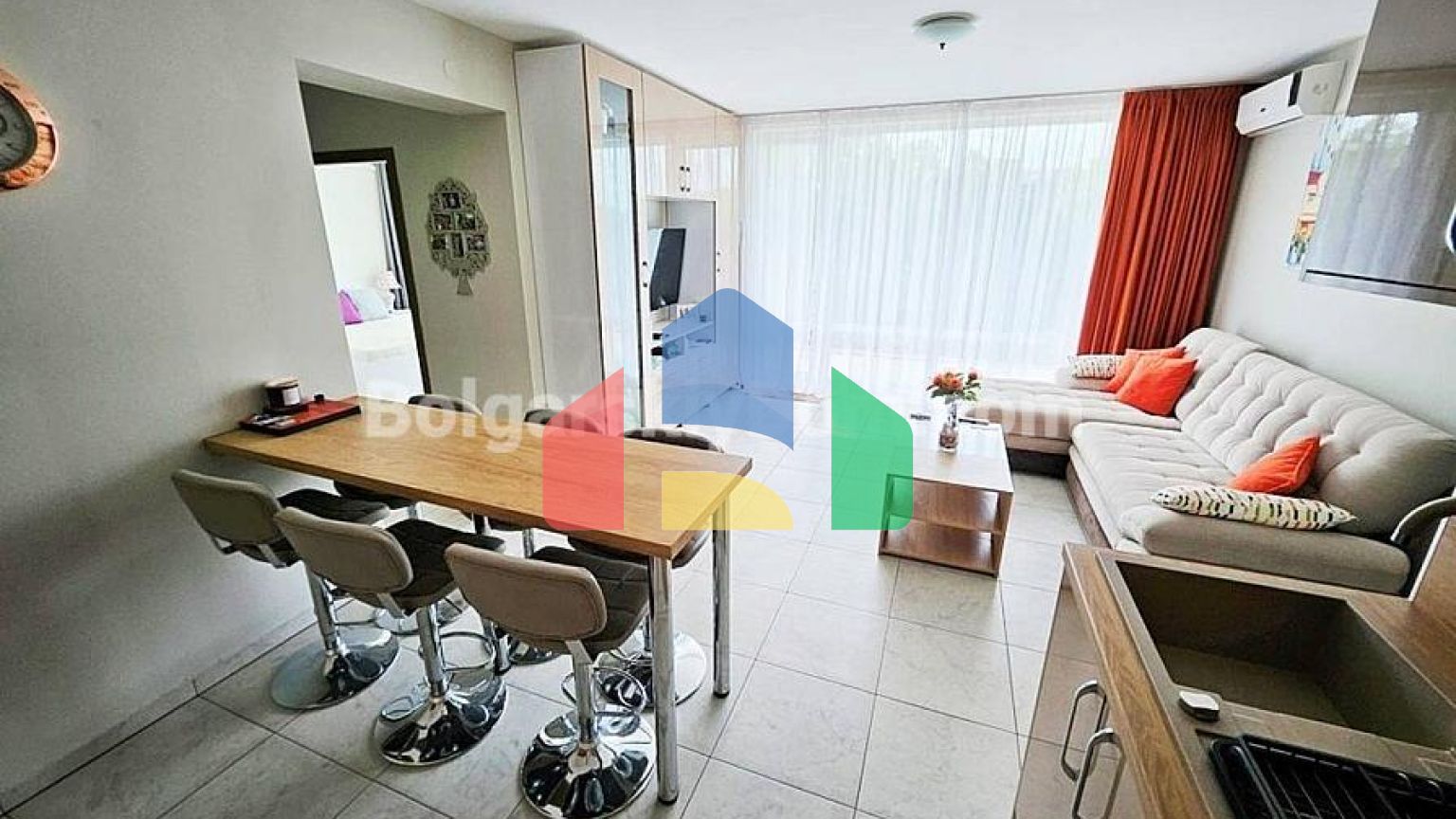 Четырехкомнатная квартира в Орхид Форт Гарден