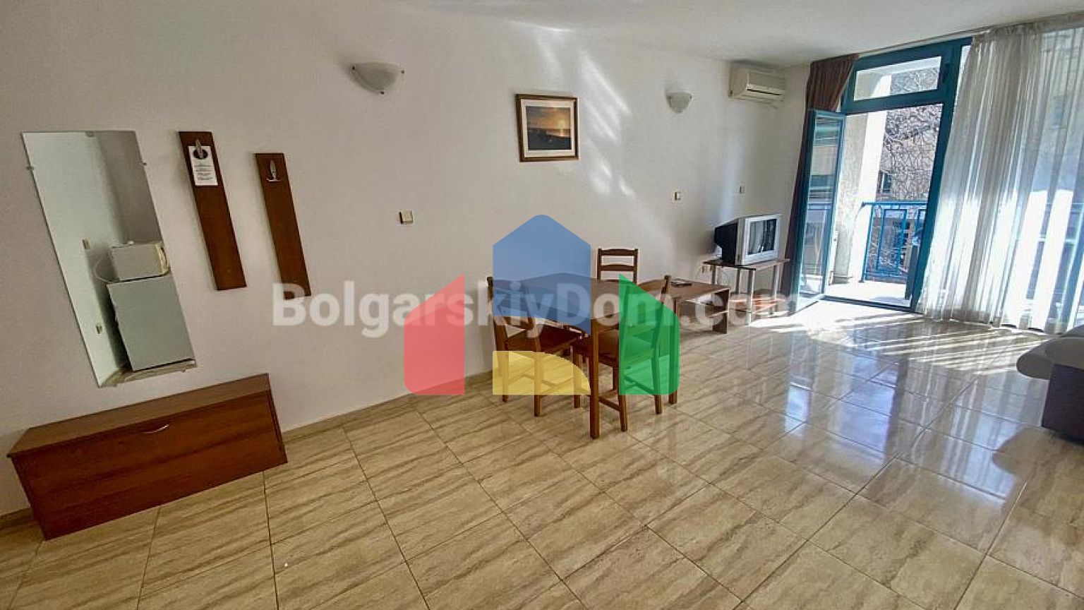 Просторная двухкомнатная квартира в Колизей