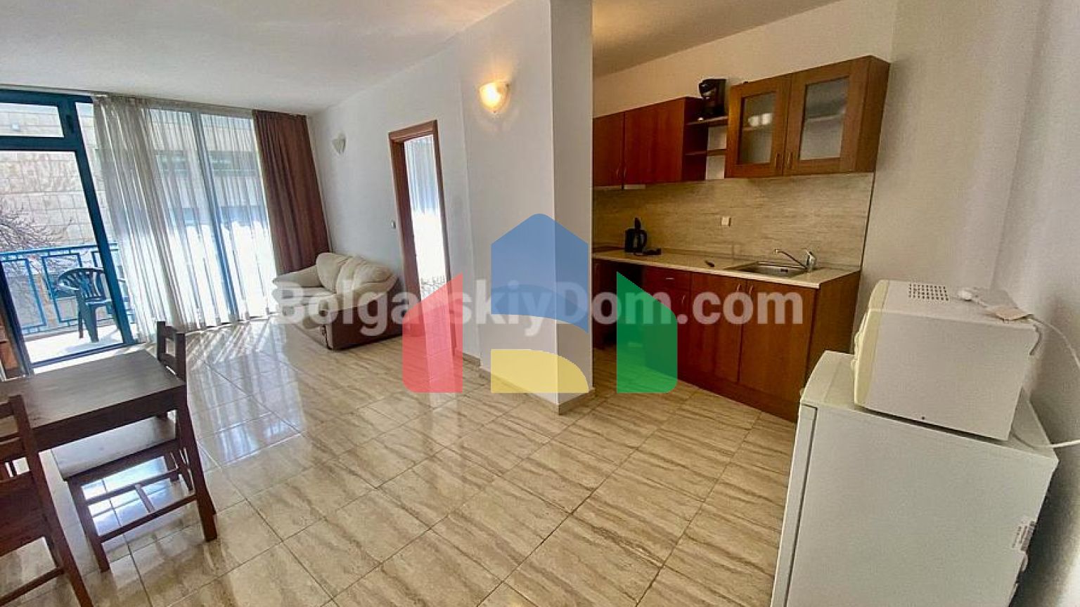 Просторная двухкомнатная квартира в Колизей