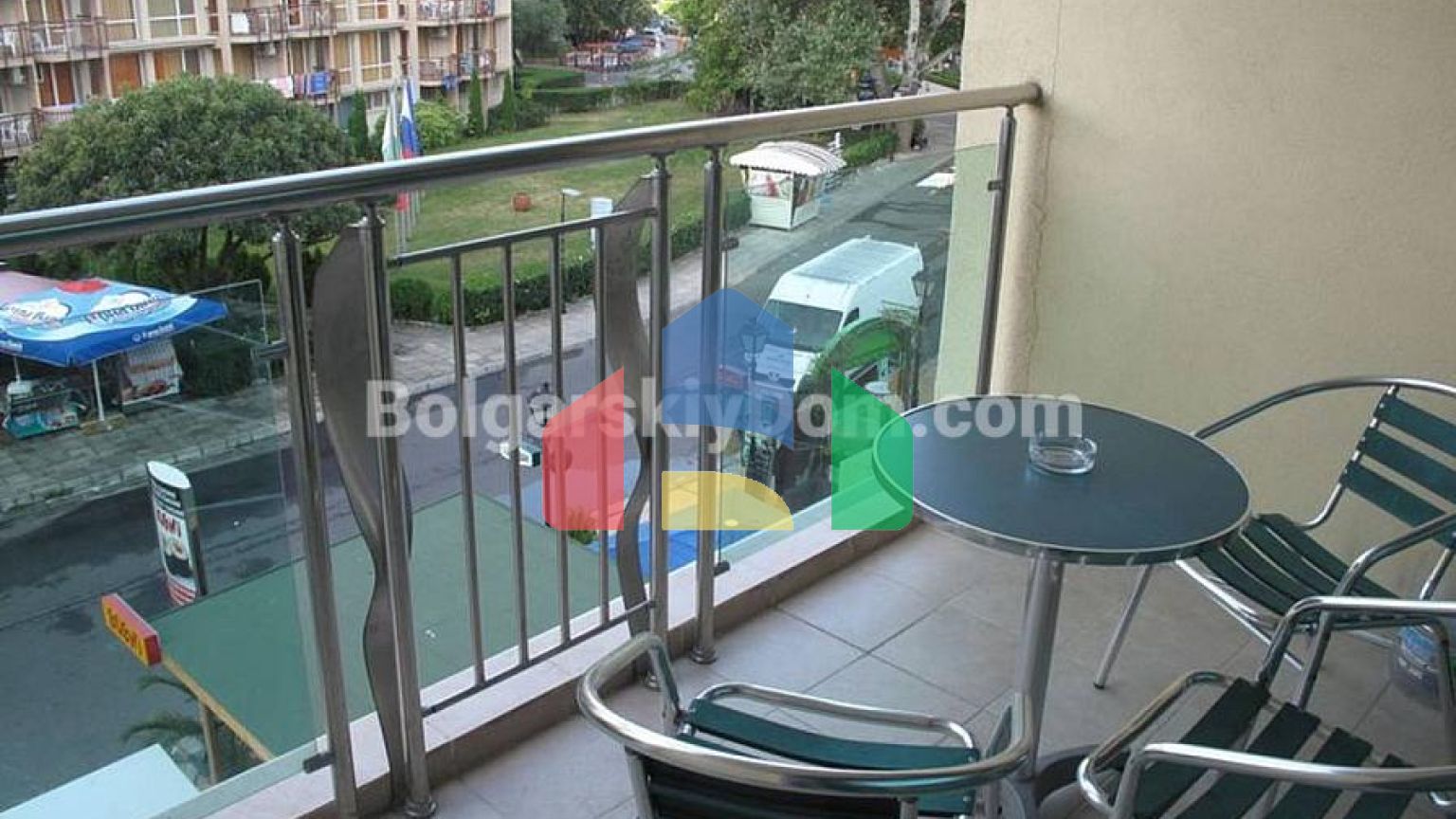 Трикімнатна квартира в Планета