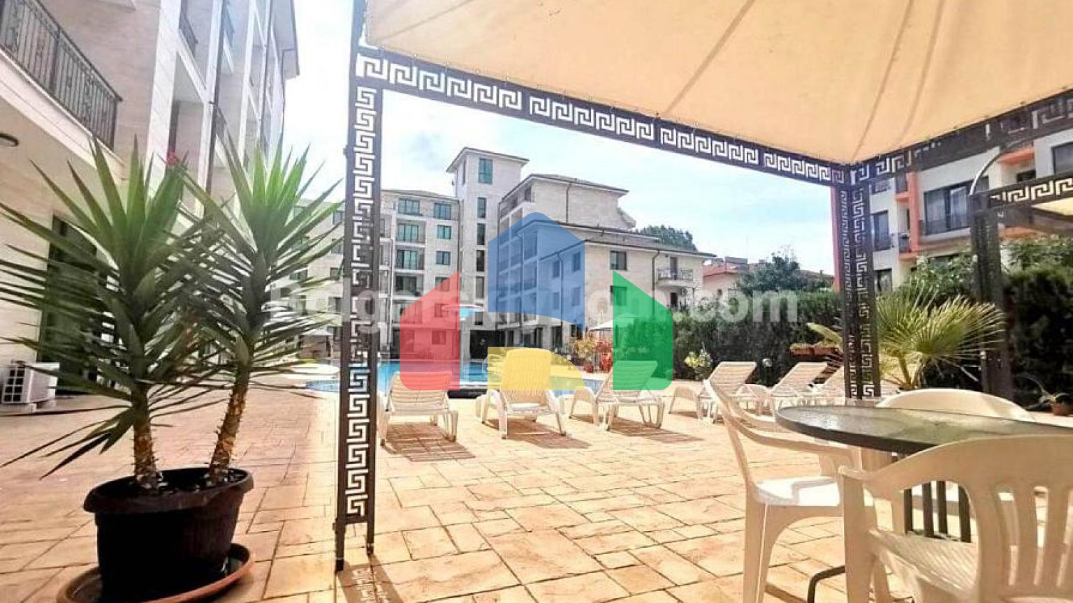 Трикімнатна квартира в Амадеус Люкс