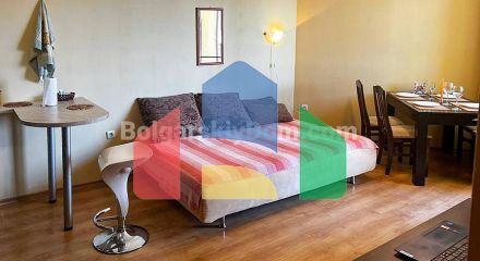 Двокімнатна квартира в Амадеус 5