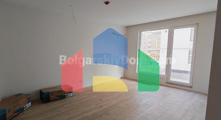 Двокімнатна квартира в Емілія Романа Есте