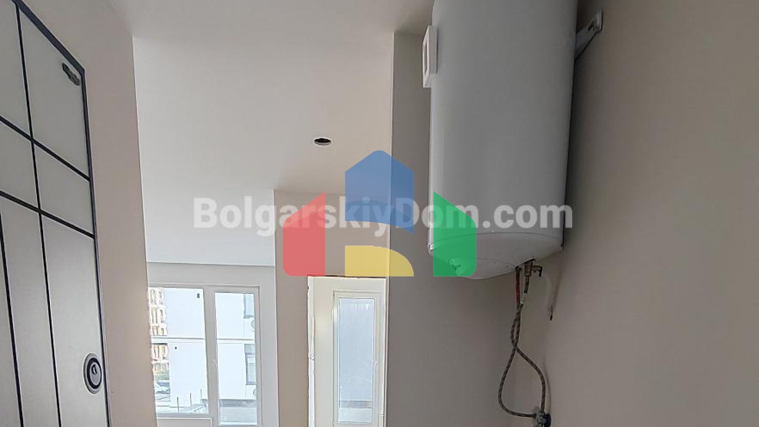 Двокімнатна квартира в Емілія Романа Есте