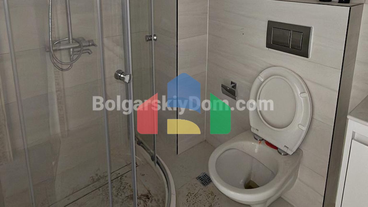 Двокімнатна квартира в Емілія Романа Есте