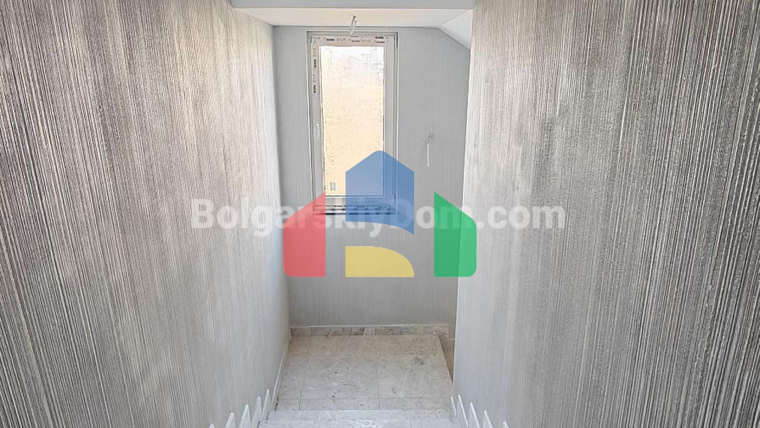 Двокімнатна квартира в Емілія Романа Есте