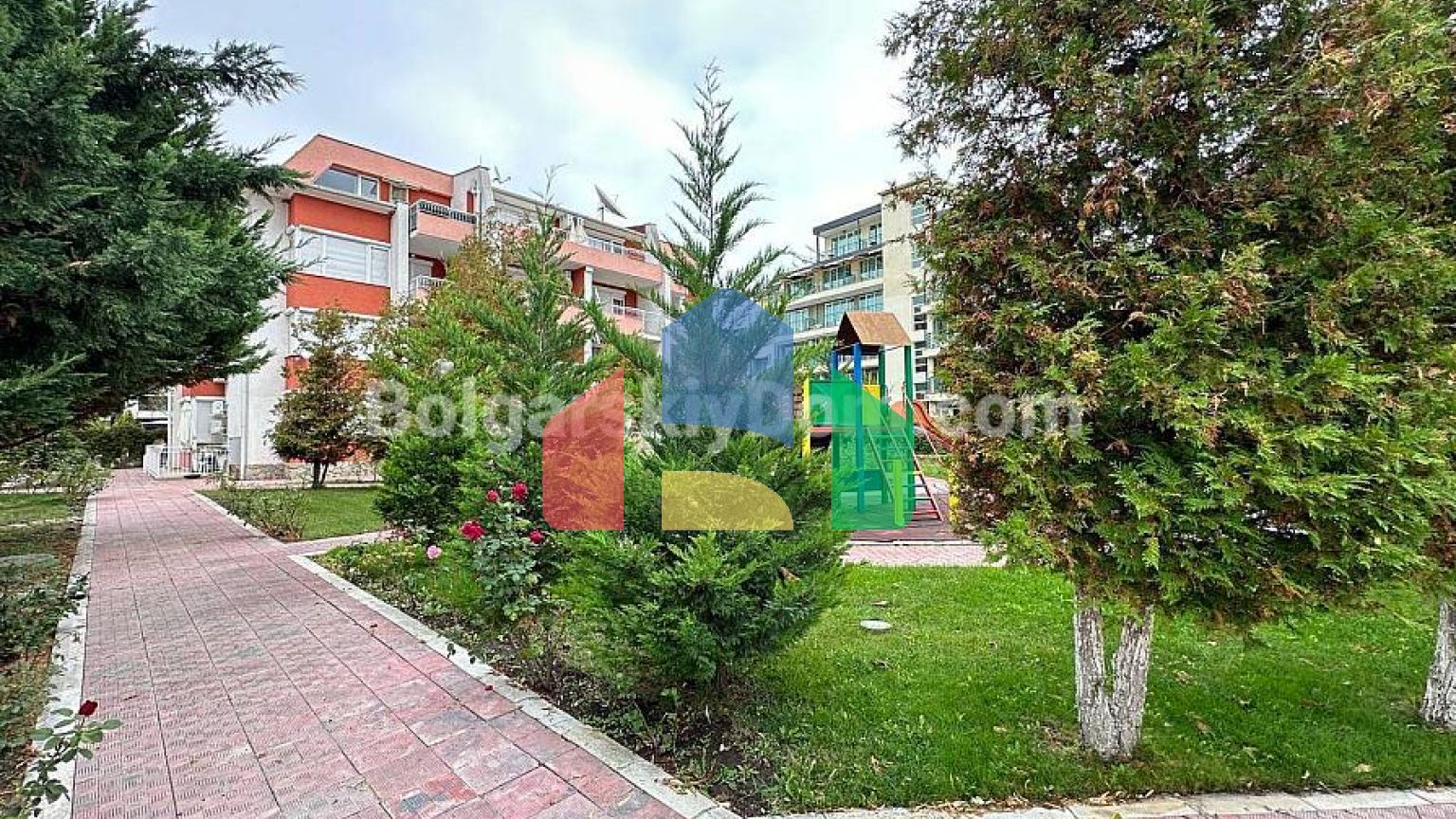 Двокімнатна квартира в Санні Форт