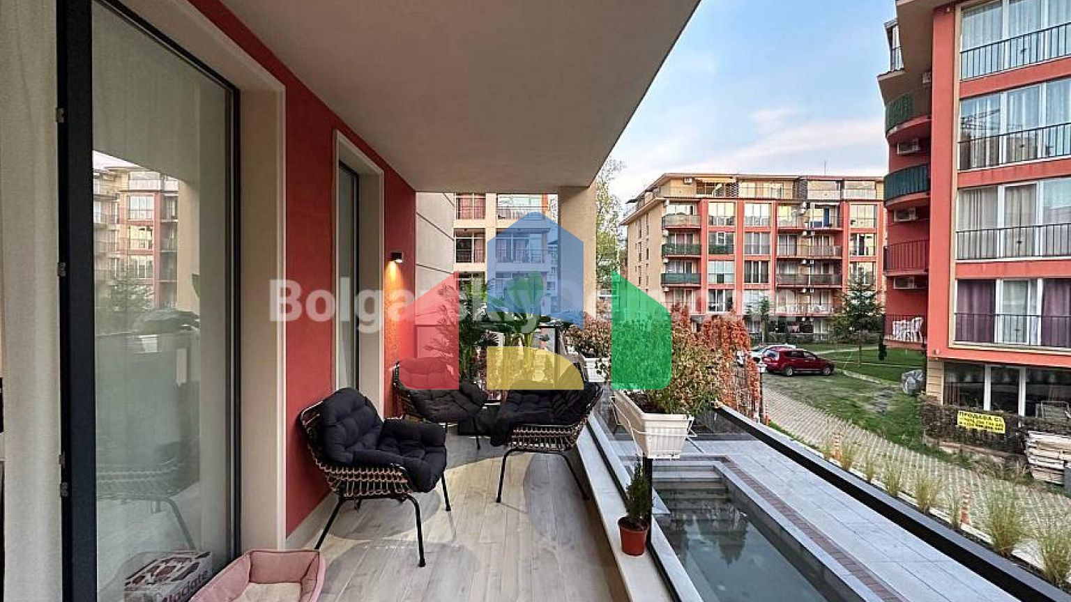 Чотирикімнатна квартира в Санні В'ю Централ