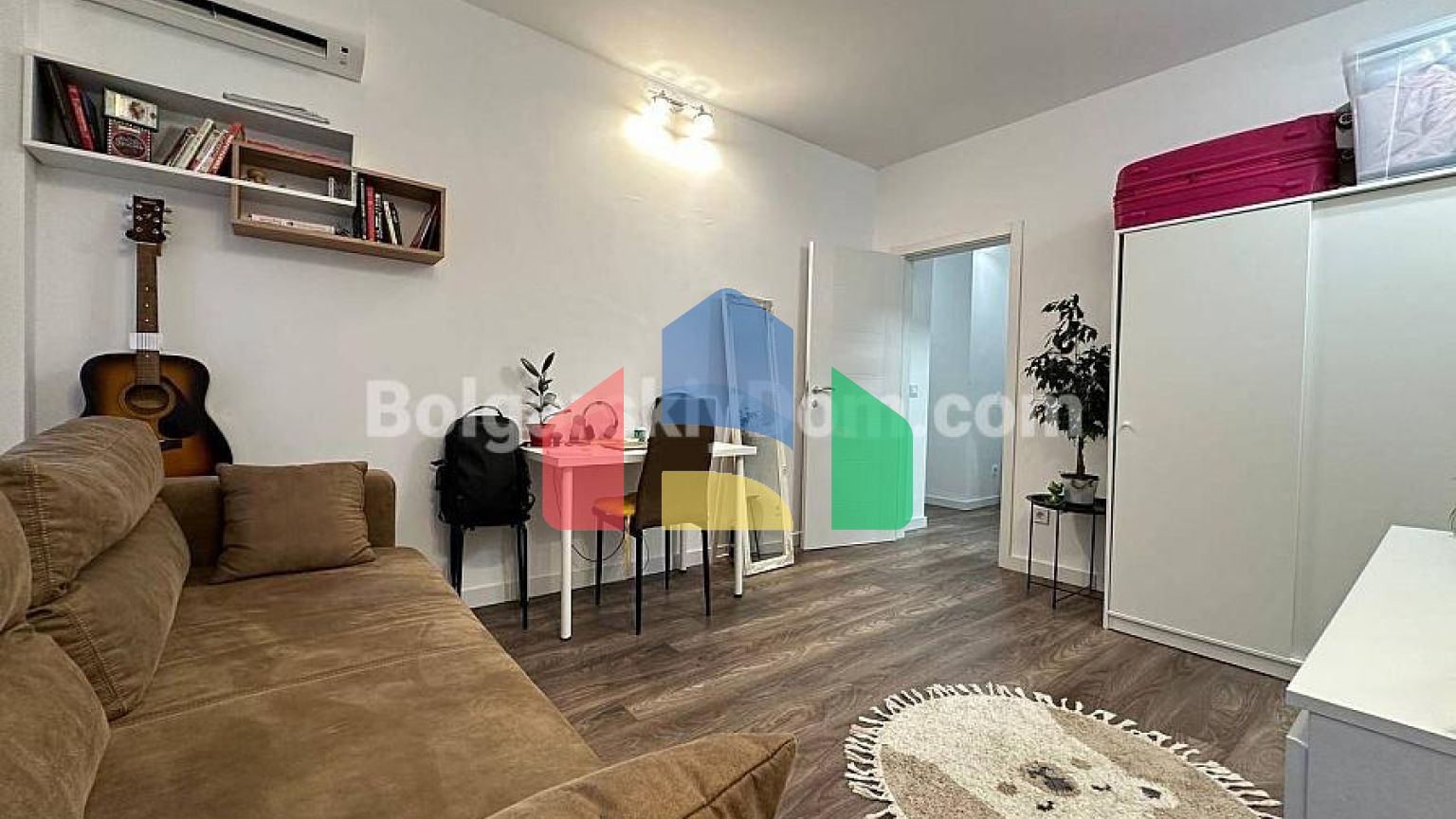 Чотирикімнатна квартира в Санні В'ю Централ