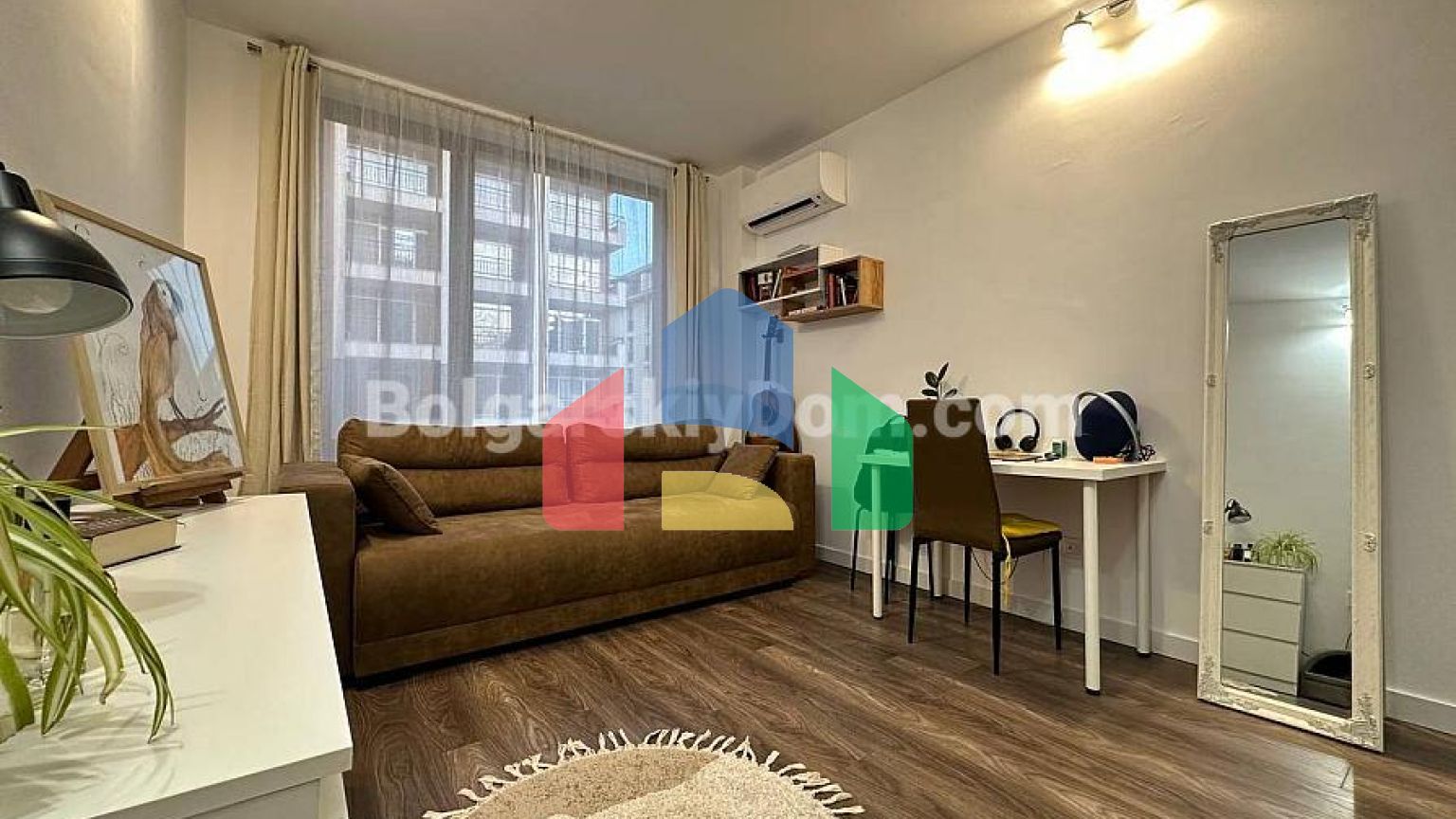 Чотирикімнатна квартира в Санні В'ю Централ