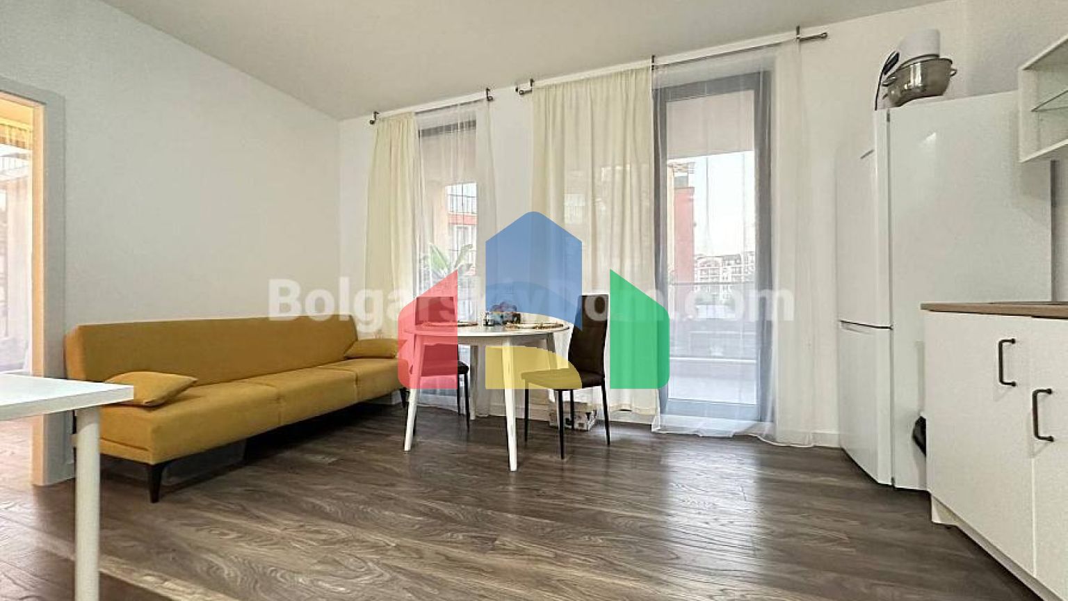 Чотирикімнатна квартира в Санні В'ю Централ