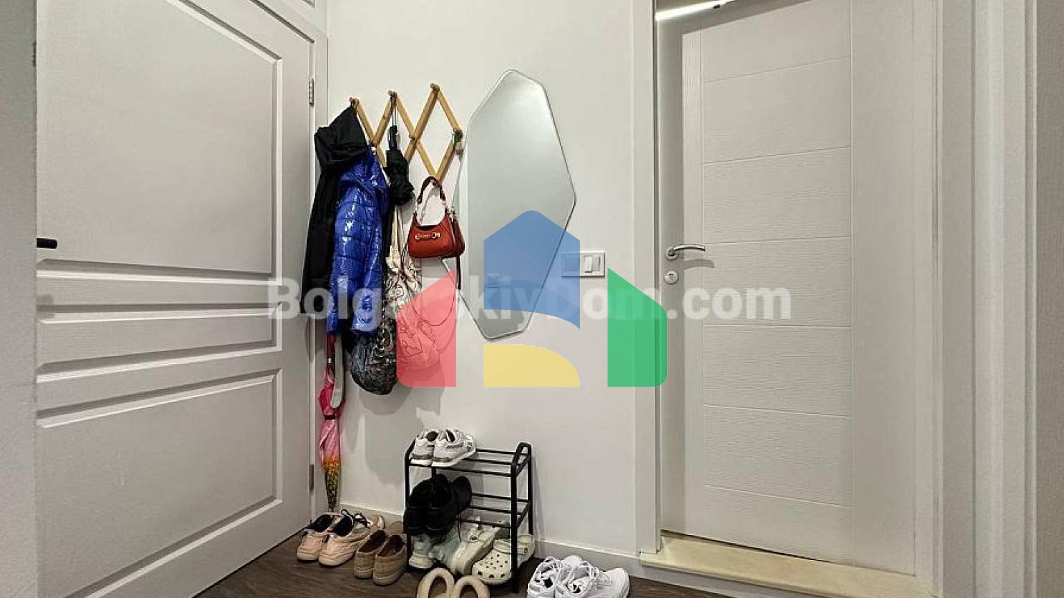 Чотирикімнатна квартира в Санні В'ю Централ