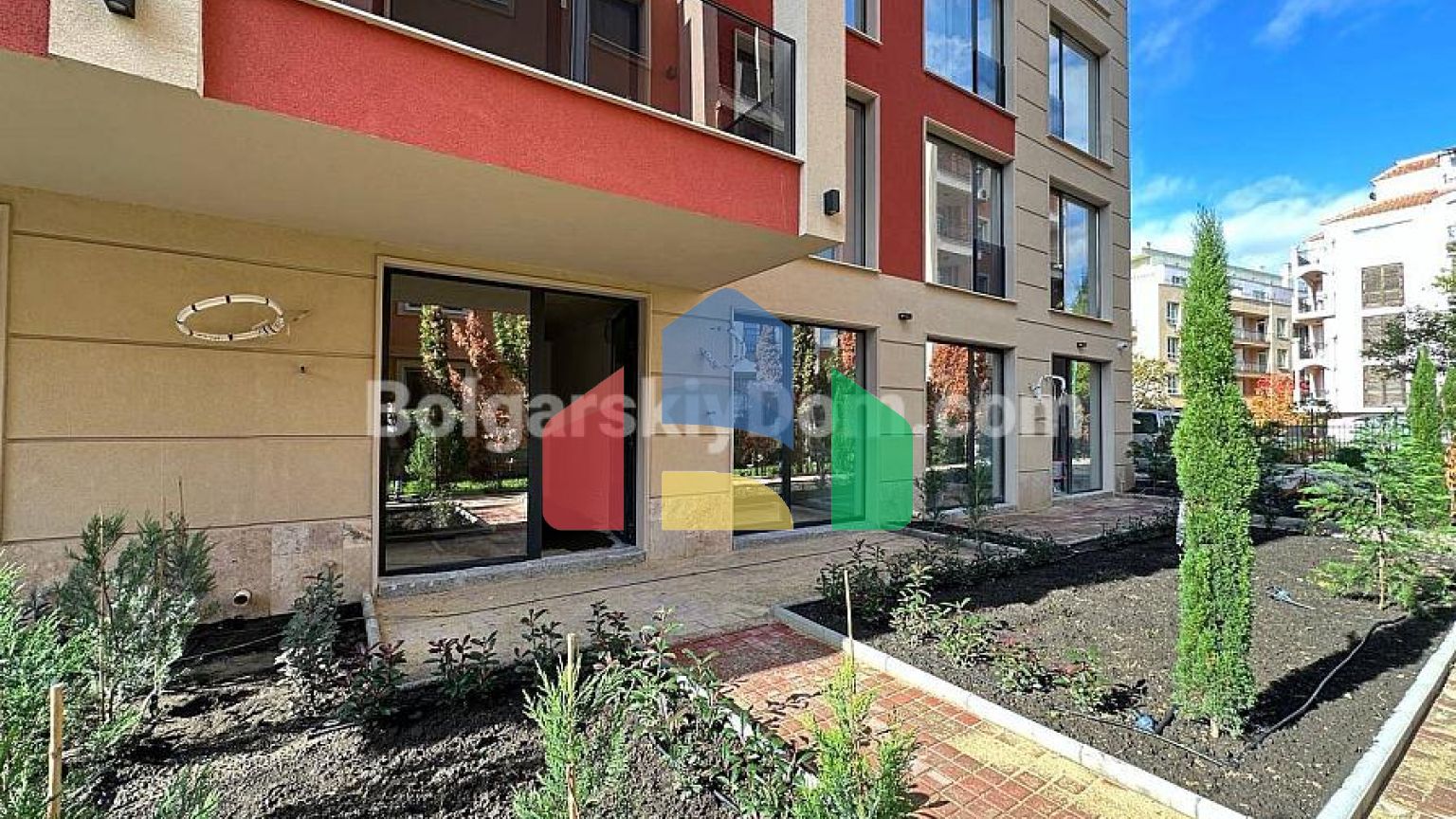 Чотирикімнатна квартира в Санні В'ю Централ