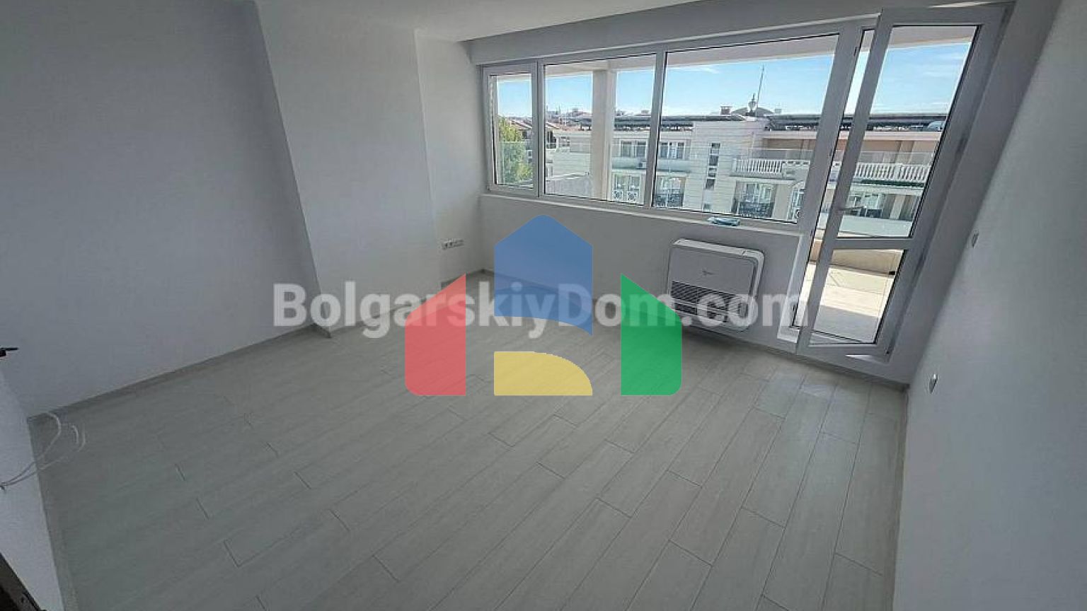 Квартира-студія в Ж'адор Сікрет Гарден