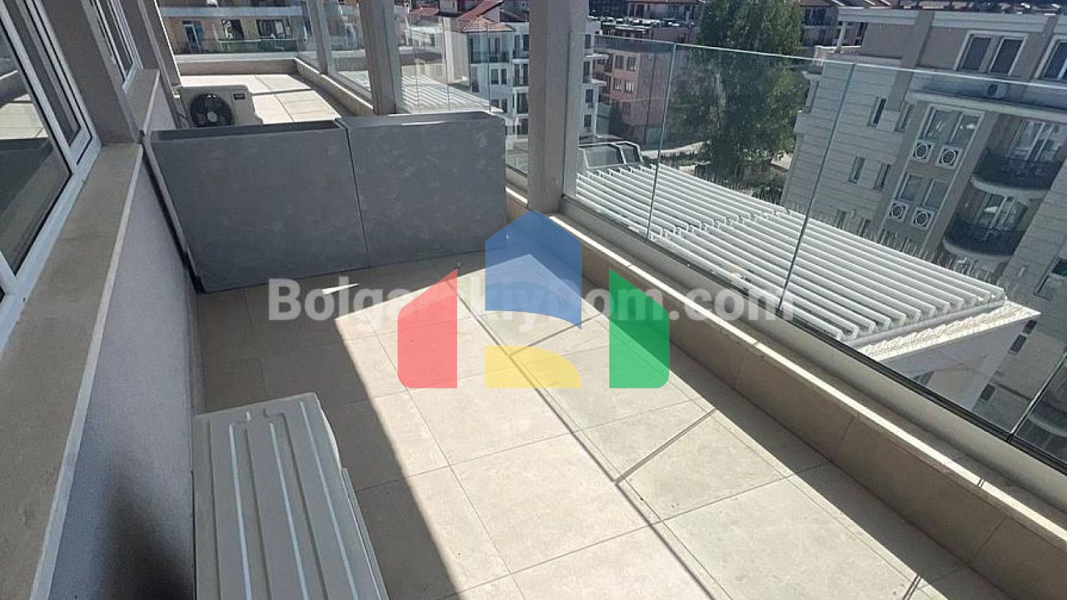 Квартира-студія в Ж'адор Сікрет Гарден