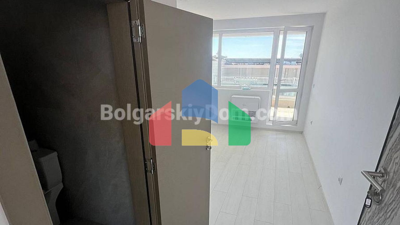 Квартира-студія в Ж'адор Сікрет Гарден