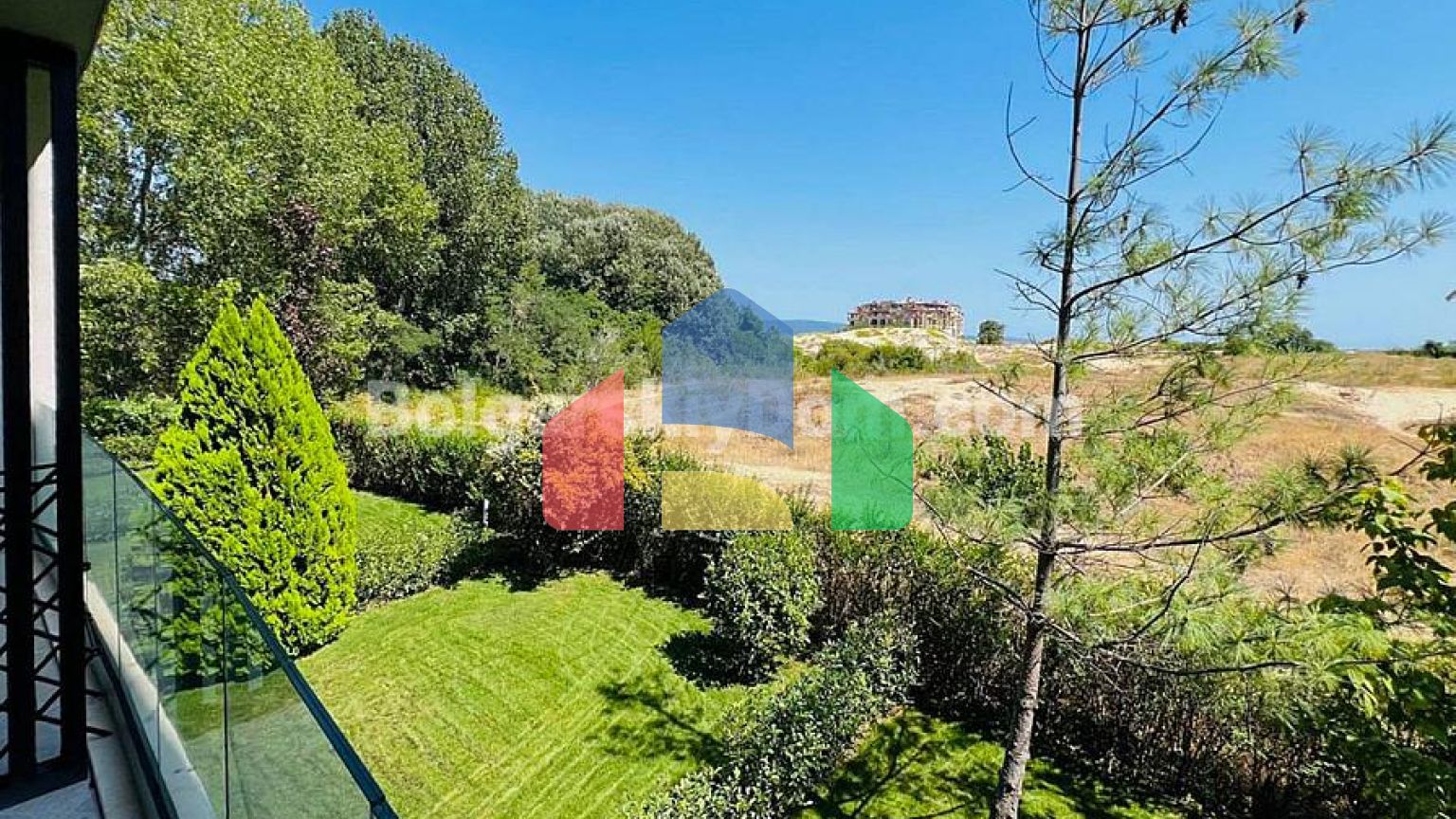 Двокімнатна квартира в Жадор Дюн