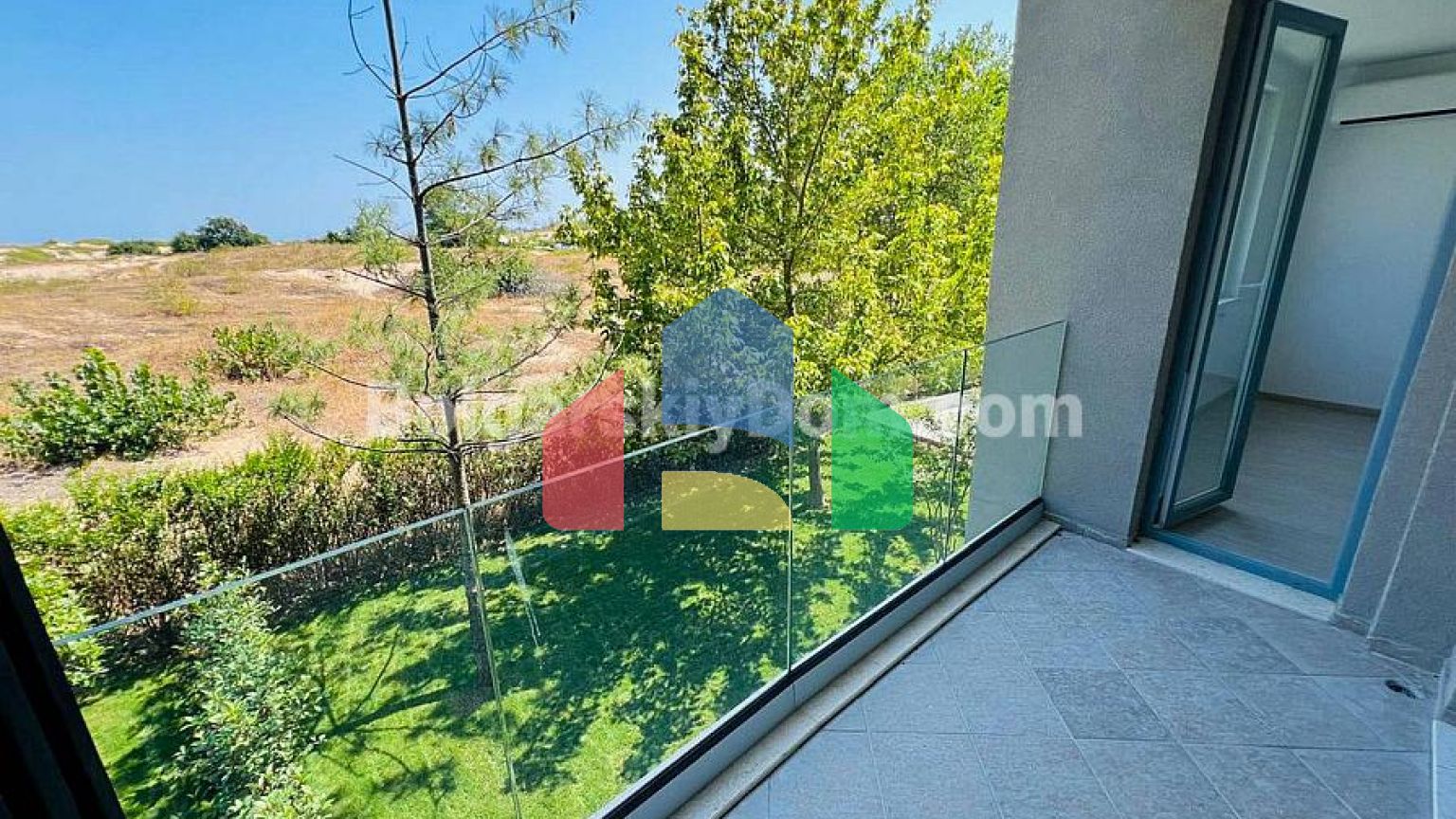 Двокімнатна квартира в Жадор Дюн