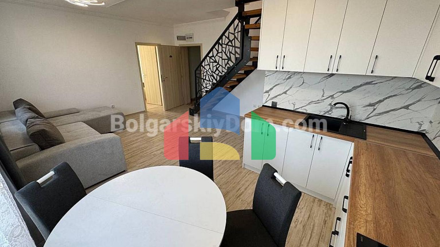 Трикімнатна квартира в Віп Зона