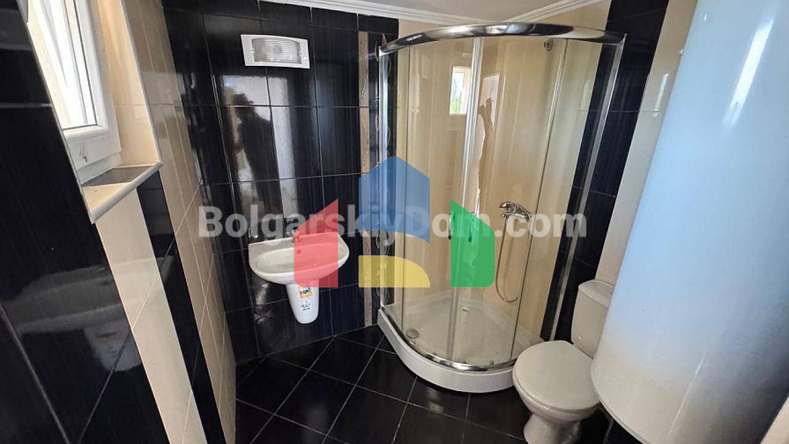 Трикімнатна квартира в Віп Зона