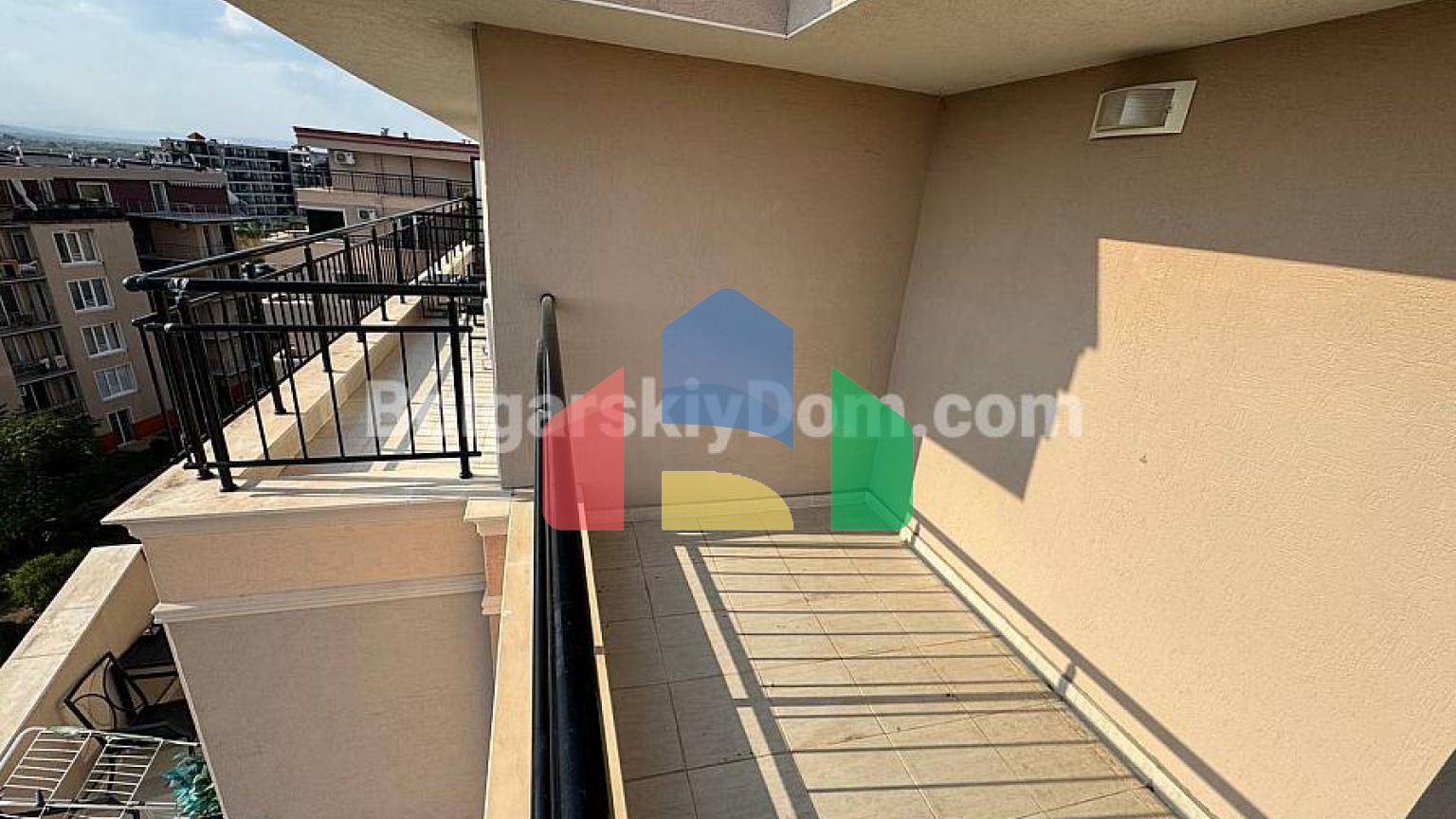 Трикімнатна квартира в Віп Зона