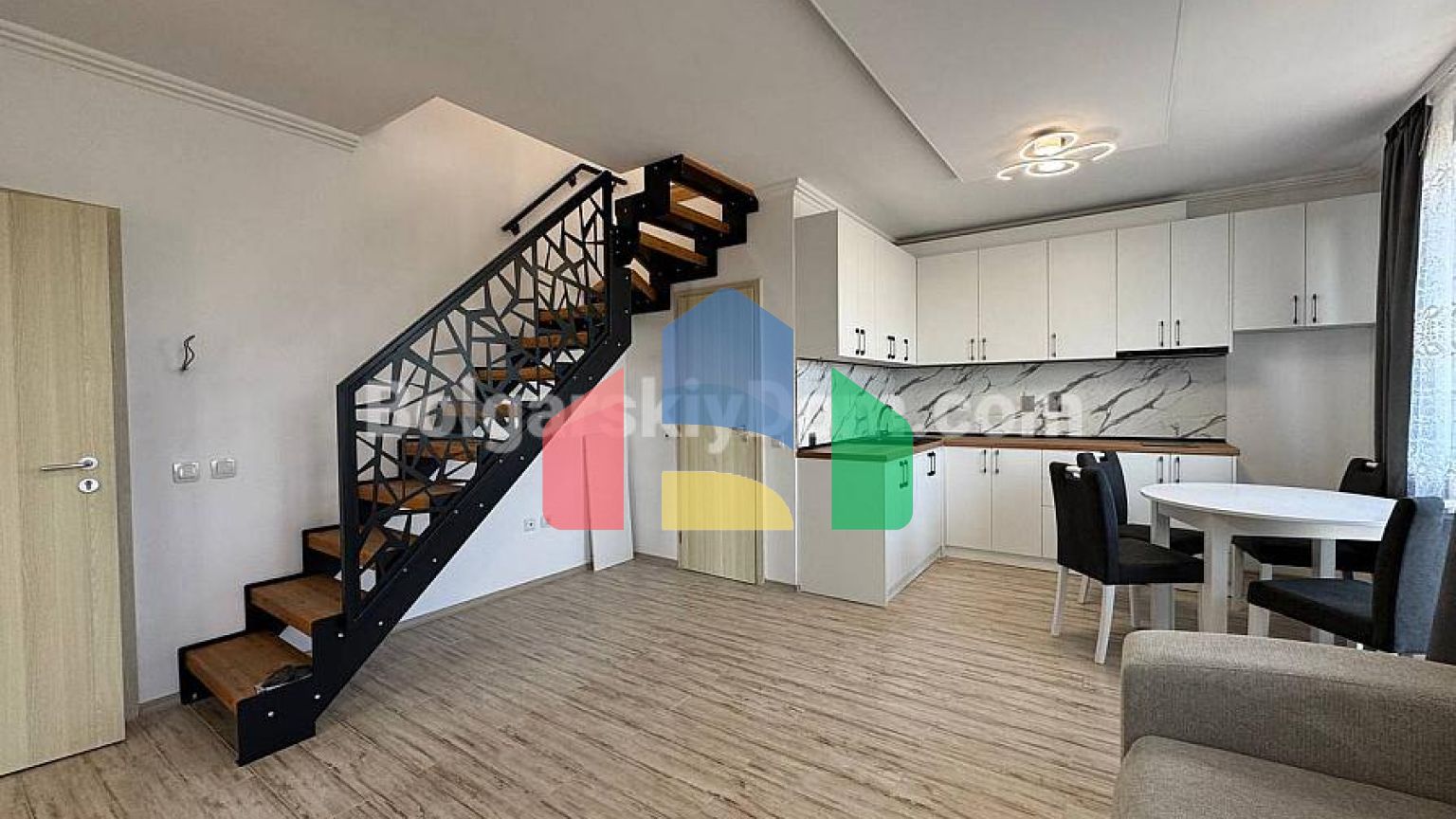 Трикімнатна квартира в Віп Зона