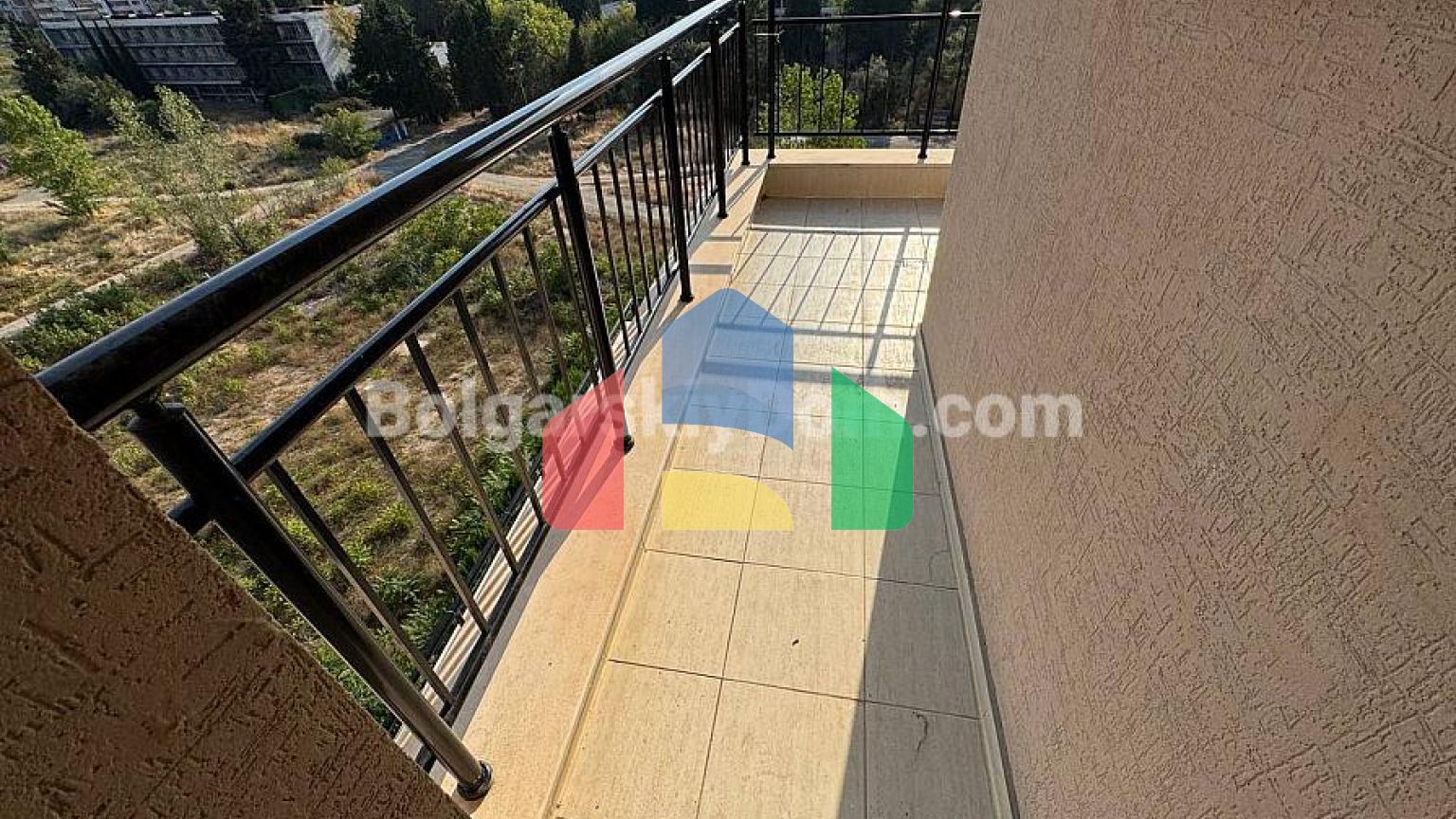 Трикімнатна квартира в Віп Зона