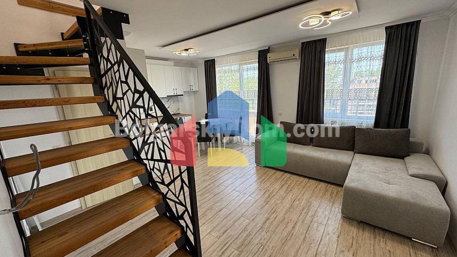 Трикімнатна квартира в Віп Зона