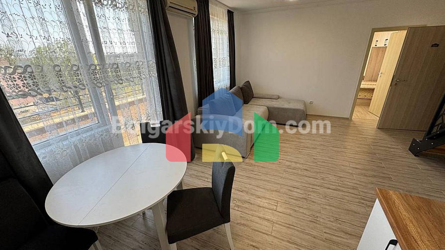 Трикімнатна квартира в Віп Зона