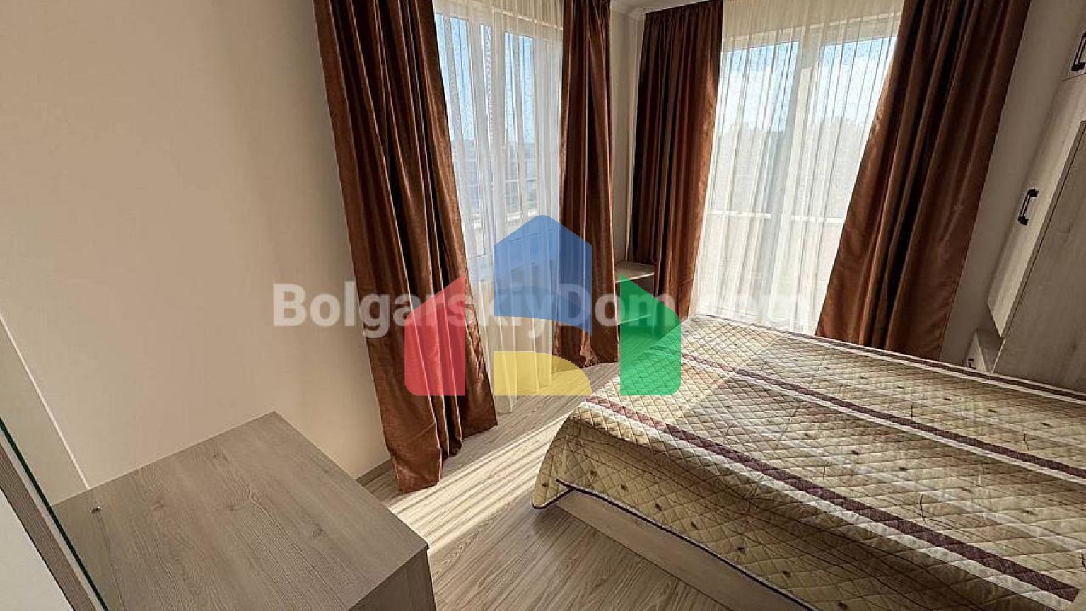 Трикімнатна квартира в Віп Зона