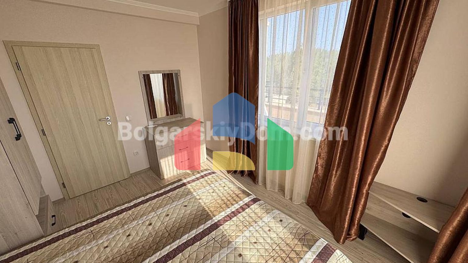 Трикімнатна квартира в Віп Зона