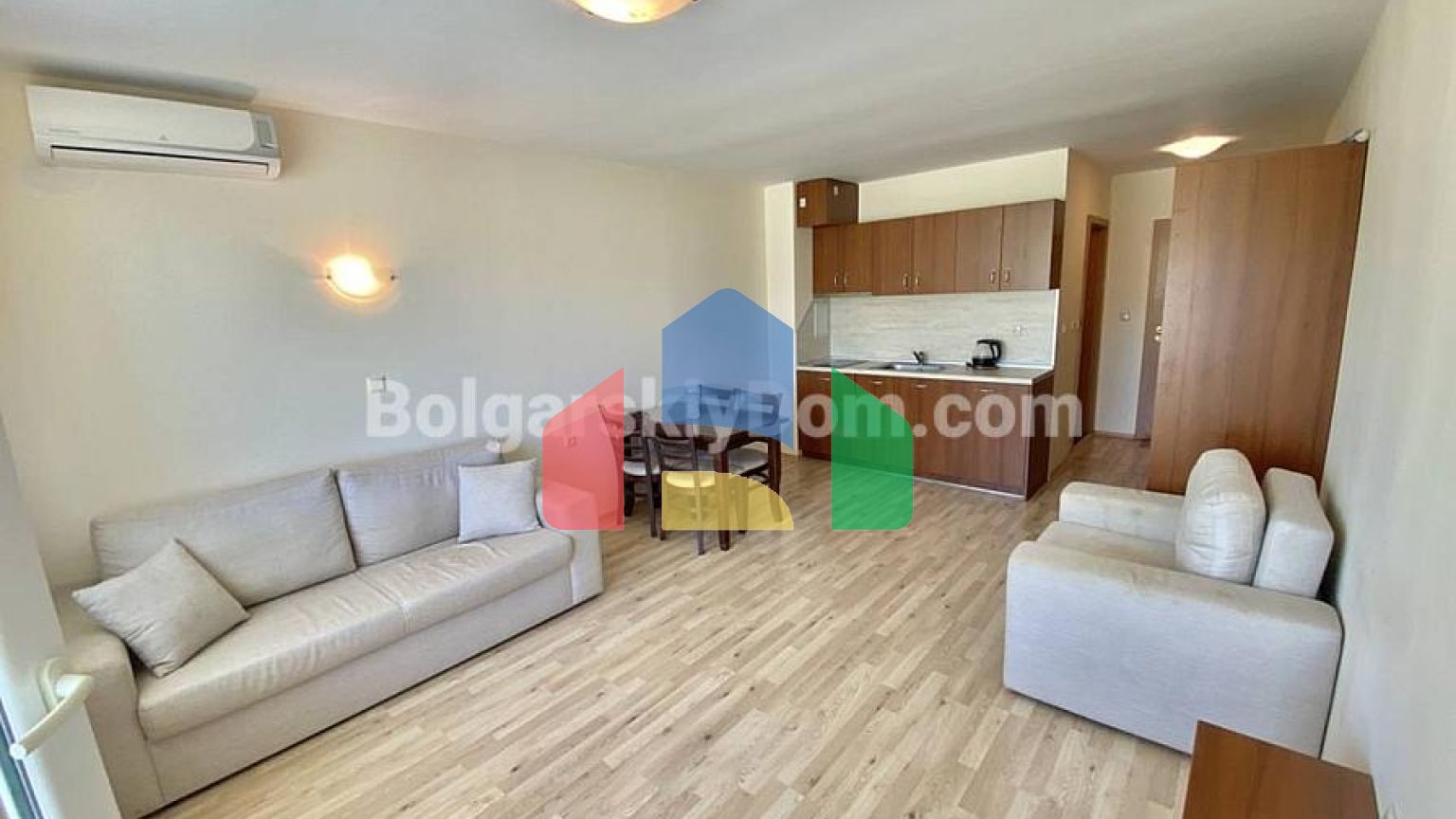 Квартира-студія в Амадеус 19