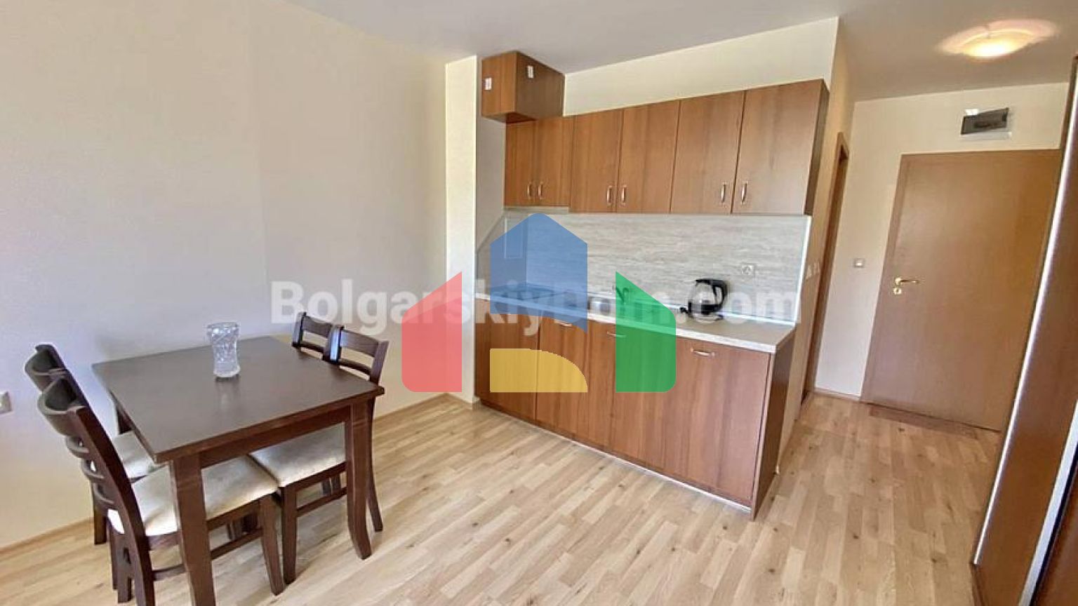 Квартира-студія в Амадеус 19